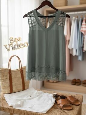 👛(ANY 2/$25)CIRANA Green Boho Lace Tank Top